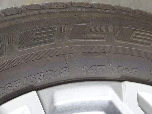 Used 2023 GMC Yukon SLE image 45