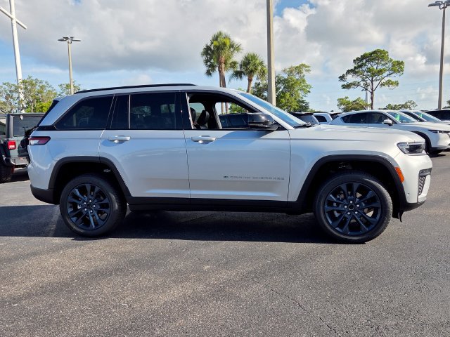 New 2026 Jeep Grand Cherokee Limited AWD/4WD image 9