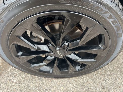 Used 2023 Kia Sorento SX image 47