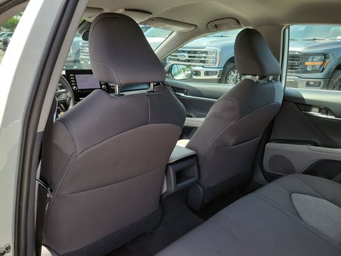 Used 2021 Toyota Camry LE FWD image 18