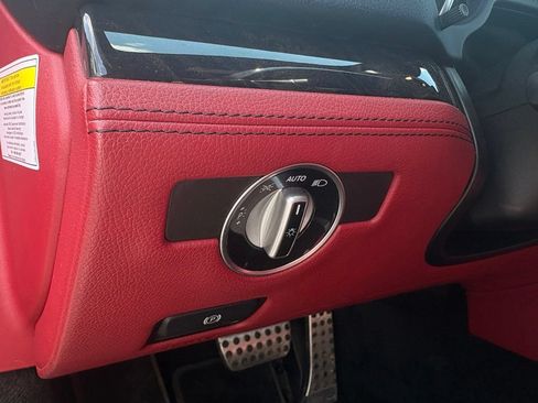 Used 2014 Mercedes-Benz SL 550 w/ Driver Assistance Package image 11