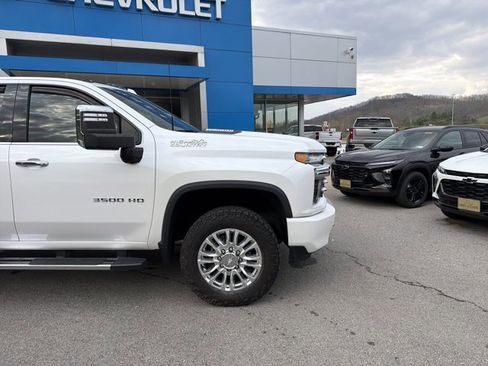Used 2020 Chevrolet Silverado 3500 High Country w/ Z71 Off-Road Package image 2