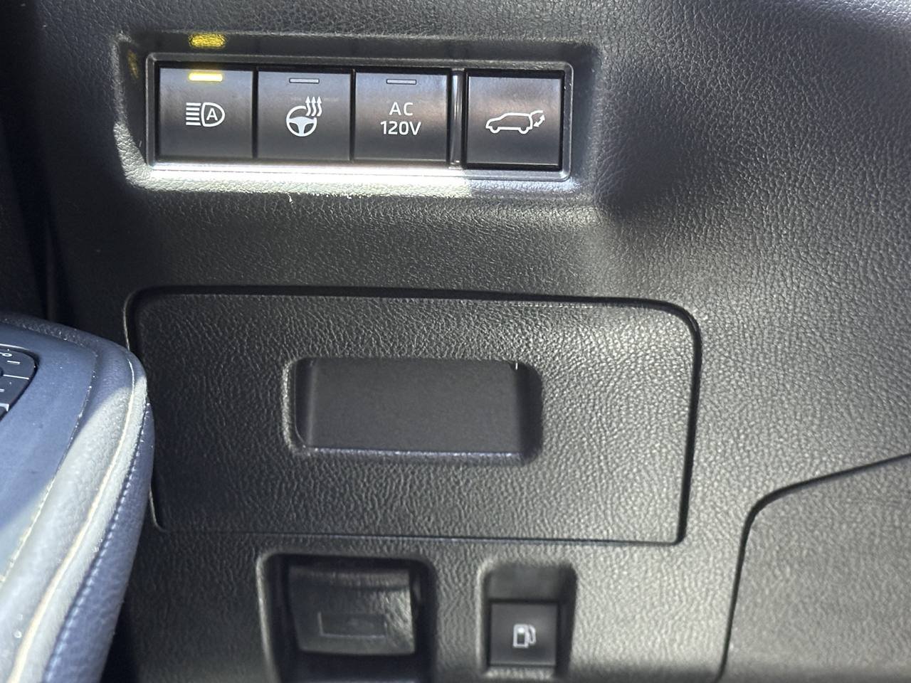 Used 2025 Toyota Grand Highlander AWD Hybrid w/ Blackout Package (GST) image 46