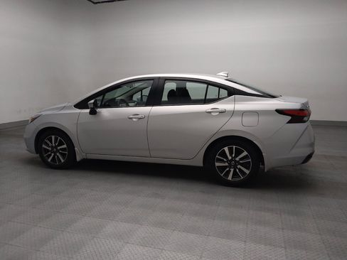Used 2021 Nissan Versa SV FWD image 3