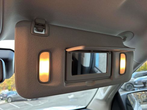 Used 2022 GMC Canyon Denali image 31