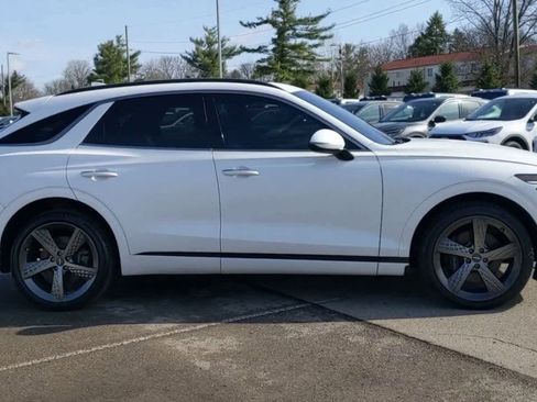 Used 2022 Genesis GV70 3.5T Sport w/ Sport Prestige Package image 9