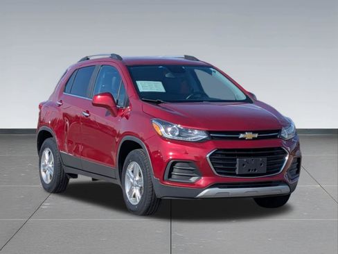 Used 2019 Chevrolet Trax LT w/ LT Convenience Package image 6