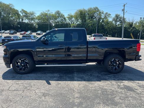 Used 2018 Chevrolet Silverado 1500 Custom w/ Custom Value Package AWD/4WD image 8