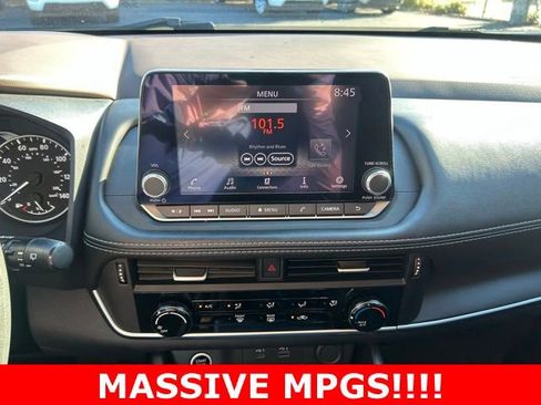 Used 2023 Nissan Rogue S AWD/4WD image 21