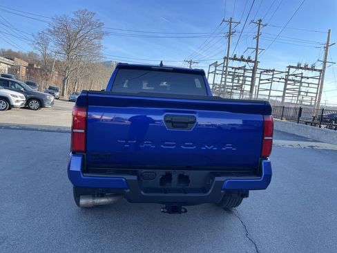 Certified 2024 Toyota Tacoma TRD Sport image 4