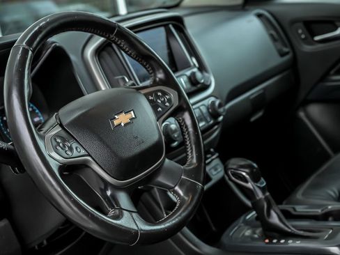 Used 2022 Chevrolet Colorado Z71 AWD/4WD image 18