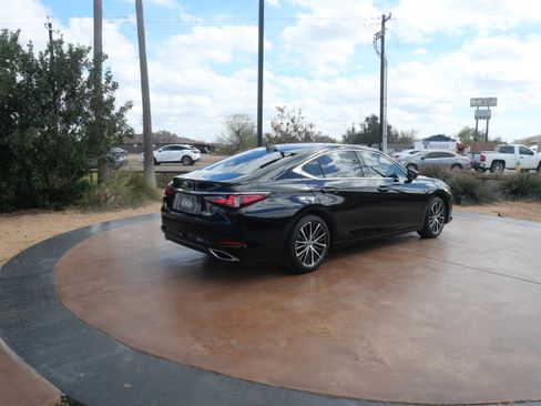 Used 2025 Lexus ES 350 ES 350 image 2