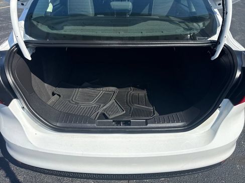 Used 2014 Ford Focus SE FWD image 11