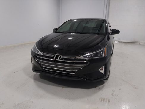 Used 2020 Hyundai Elantra SEL FWD image 15