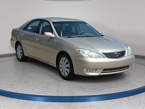 Used 2006 Toyota Camry XLE image 3