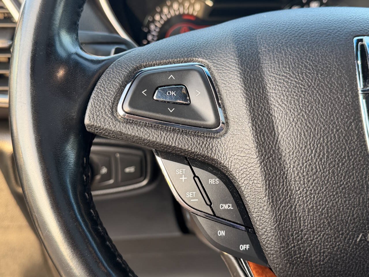 Used 2018 Lincoln MKX Reserve w/ Lincoln MKX Climate Package AWD/4WD image 12
