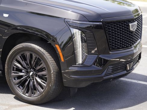 Used 2025 Cadillac Escalade Sport w/ LPO, ONYX Package AWD/4WD image 51