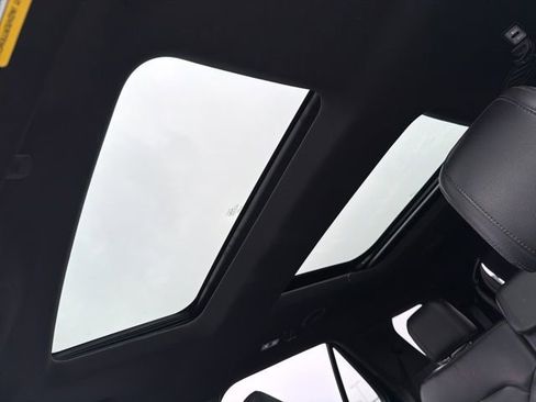 Used 2018 Ford Explorer XLT w/ Equipment Group 202A image 37