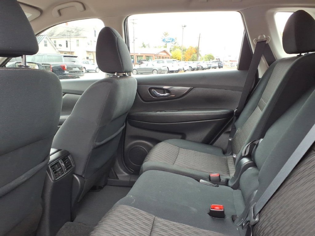 Used 2018 Nissan Rogue S AWD/4WD image 15