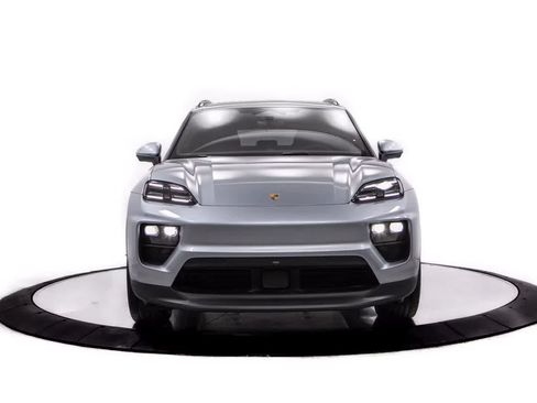 Used 2026 Porsche Macan 4S Electric AWD/4WD image 10