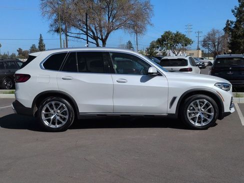 Used 2021 BMW X5 xDrive40i w/ Premium Package 2 image 4