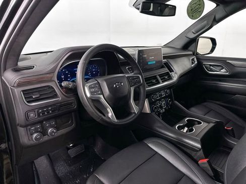 Used 2023 Chevrolet Tahoe Z71 w/ Luxury Package AWD/4WD image 9