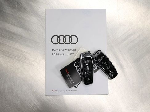 Used 2024 Audi e-tron GT Premium Plus w/ Performance Package image 7