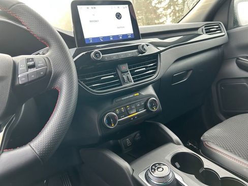 Used 2025 Ford Escape ST-Line image 20