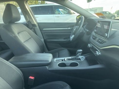Used 2019 Nissan Altima 2.5 SV image 11