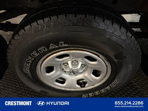Used 2018 Nissan Frontier S RWD image 18