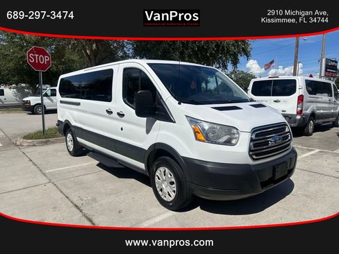 Used 2017 Ford Transit 350 XLT image 6