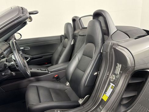 Certified 2024 Porsche 718 Boxster RWD image 5