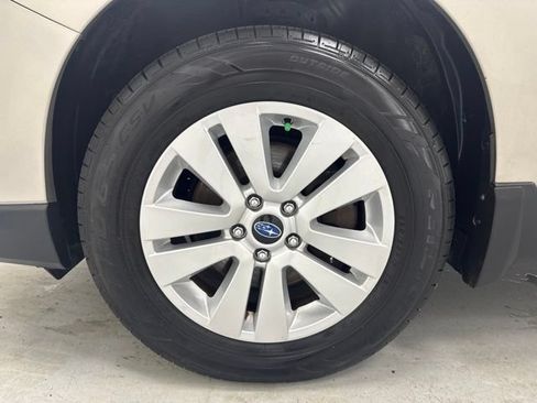 Used 2018 Subaru Outback 2.5i Premium AWD/4WD image 35