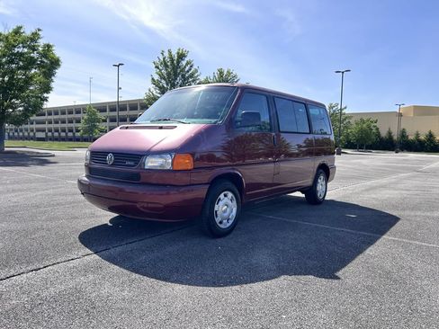 Used 2000 Volkswagen Eurovan MV FWD image 1