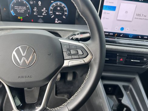 Used 2025 Volkswagen Tiguan S image 19