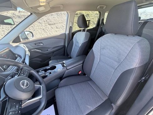 Used 2023 Nissan Rogue SV image 23