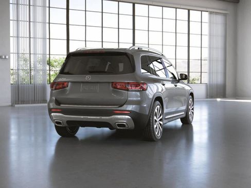 Used 2022 Mercedes-Benz GLB 250 image 46