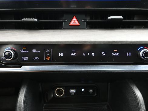 Used 2023 Kia Sportage X-Line w/ X-Line Premium Package image 18