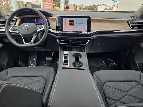 New 2026 Volkswagen Atlas SE image 16