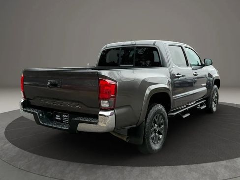 Used 2021 Toyota Tacoma SR5 w/ SR5 Appearance Package (SM) image 4