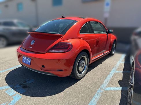 Used 2018 Volkswagen Beetle 2.0T S FWD image 3