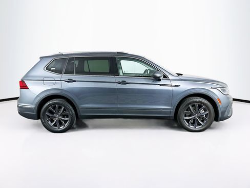 Used 2023 Volkswagen Tiguan SE FWD image 10