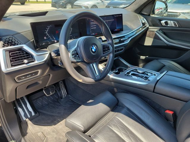 Used 2025 BMW X7 M60i AWD/4WD image 23