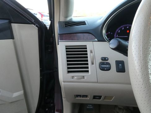 Used 2011 Toyota Avalon Limited image 18