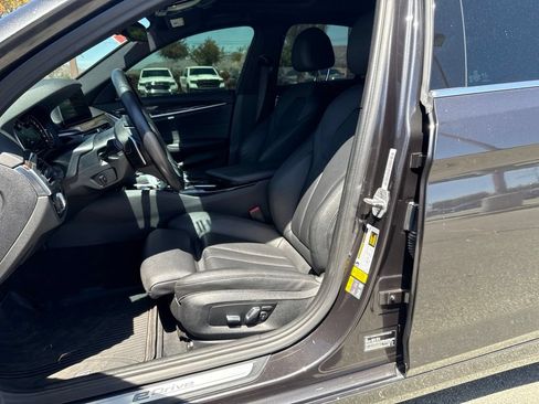 Used 2019 BMW 530e w/ Convenience Package RWD image 19
