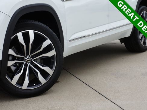 Used 2021 Volkswagen Atlas SEL Premium w/ MDO Package (Bench Seat) image 11