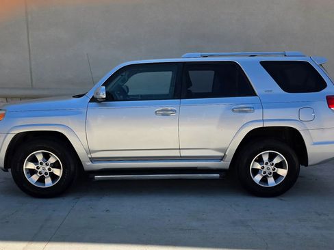 Used 2011 Toyota 4Runner SR5 AWD/4WD image 5