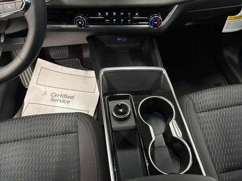 New 2026 Chevrolet Equinox LT AWD/4WD image 17
