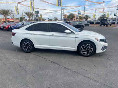 Used 2023 Volkswagen Jetta SEL image 4