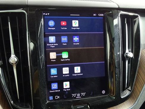 Used 2023 Volvo XC60 B5 Plus image 45